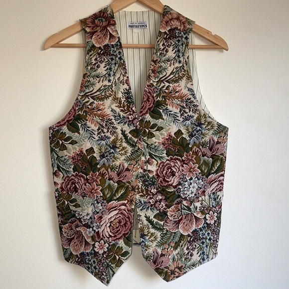 VINTAGE | Prototypes floral tapestry waistcoat - Picture 8 of 9